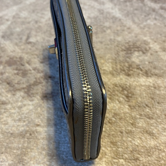 NWT COACH SIVER/GRAY CNB EX L TURN LOCK ACC ZIP # F50021 - Picture 5 of 11